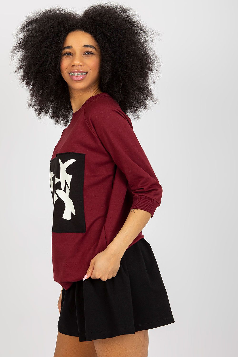 Elegant 2-Piece Sweatshirt Set with Skirt - Round Neckline, Decorative Print & Premium Fabric
