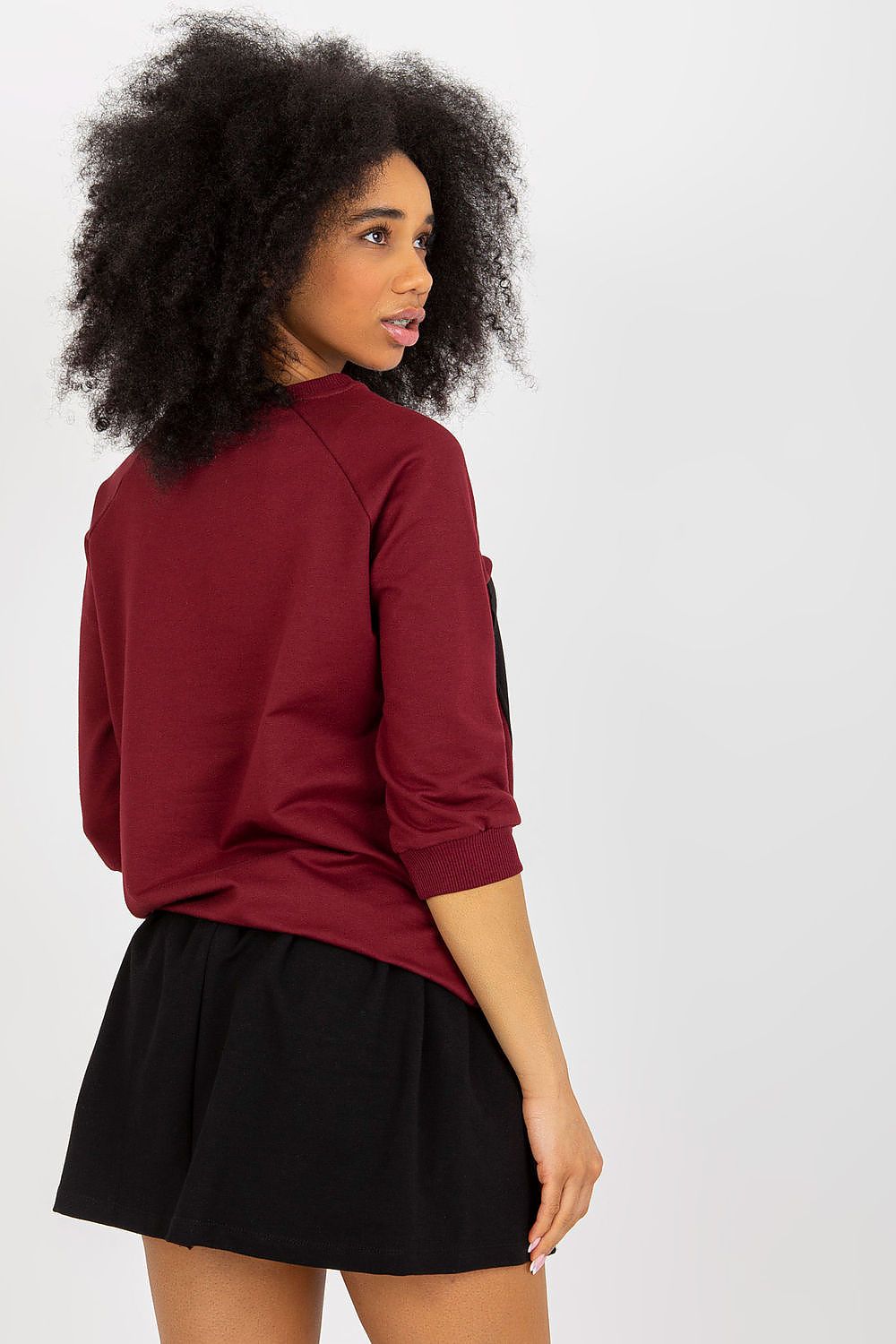 Elegant 2-Piece Sweatshirt Set with Skirt - Round Neckline, Decorative Print & Premium Fabric