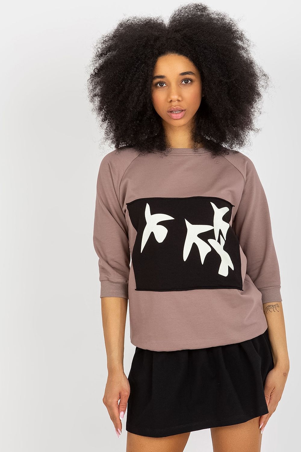 Elegant 2-Piece Sweatshirt Set with Skirt - Round Neckline, Decorative Print & Premium Fabric