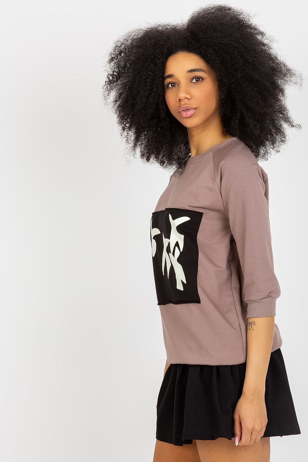 Elegant 2-Piece Sweatshirt Set with Skirt - Round Neckline, Decorative Print & Premium Fabric