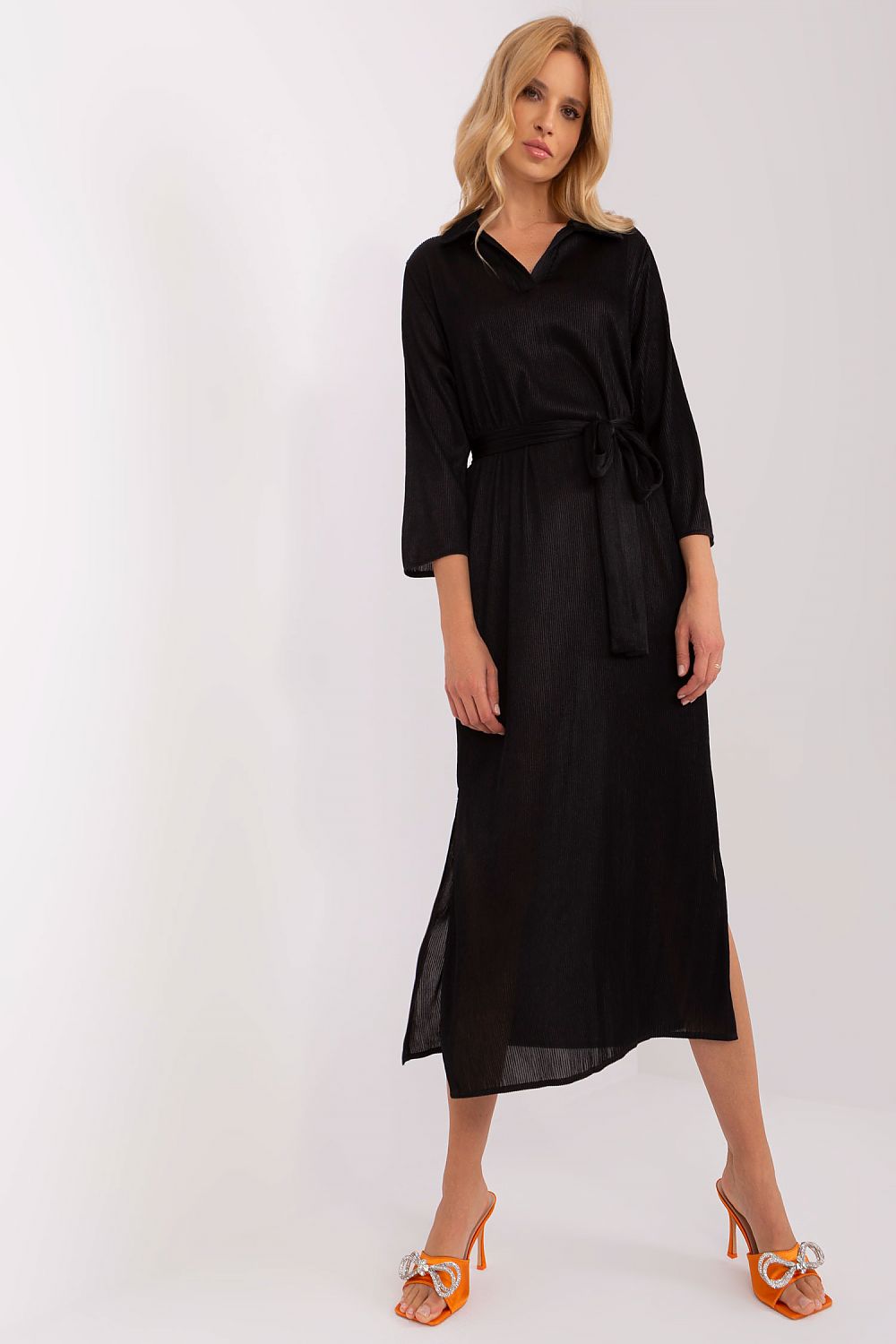 Elegant Lakerta Daydress with 3/4 Sleeves, V-Neck Collar, and Waist Tie in Ribbed Fabric