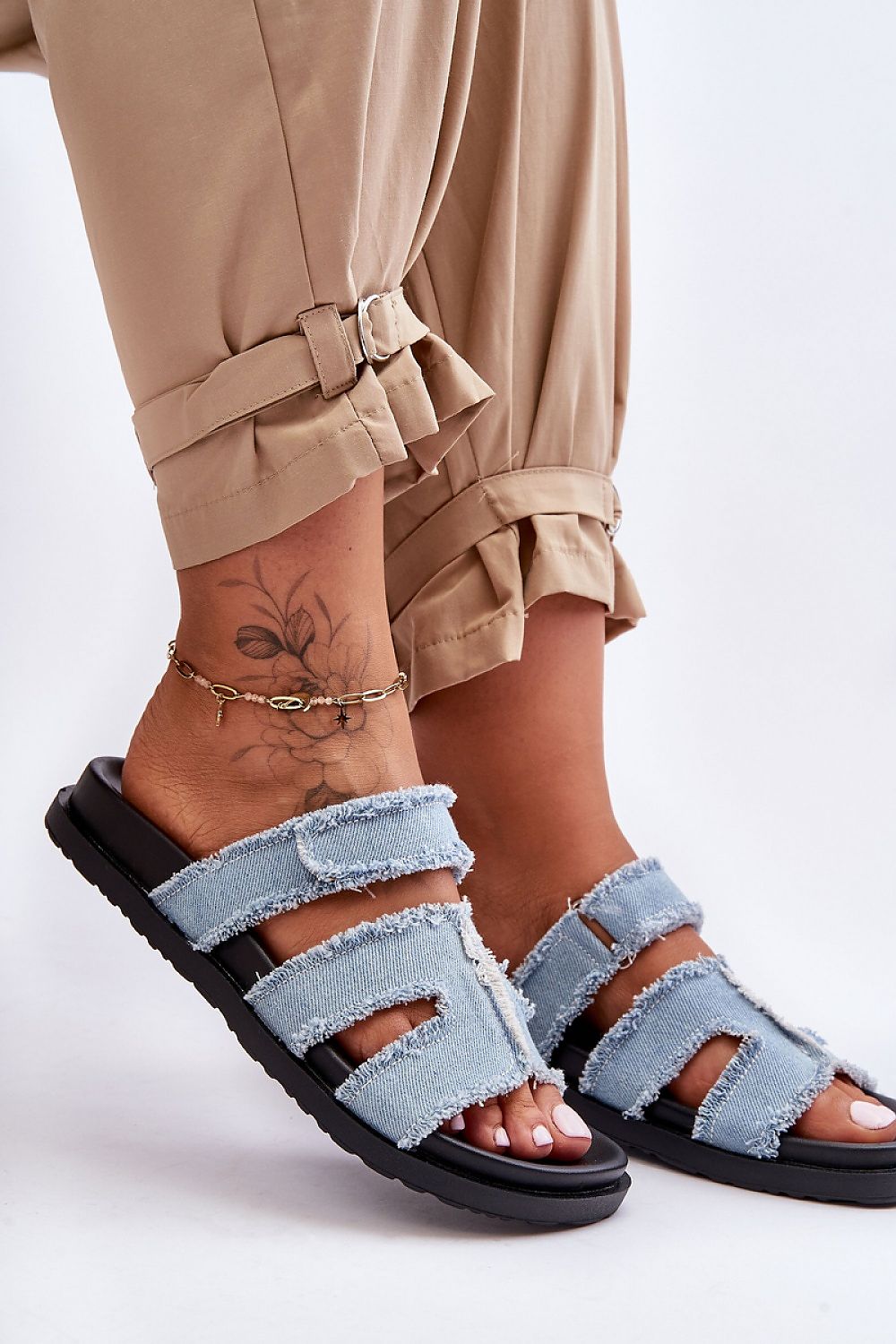 Elegant Women's Adjustable Flip-Flops with Velcro Fastening - Comfortable Fashion Footwear