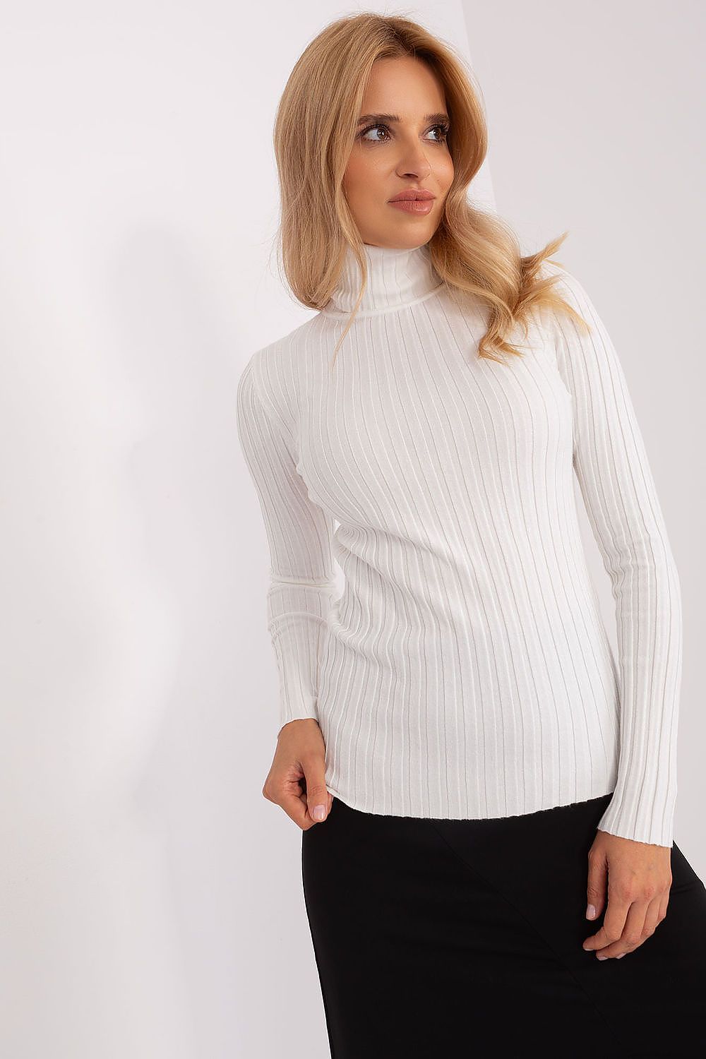 Luxury Viscose Turtleneck Sweater with Ribbed Fabric - Elegant Comfort for Work and Everyday Wear