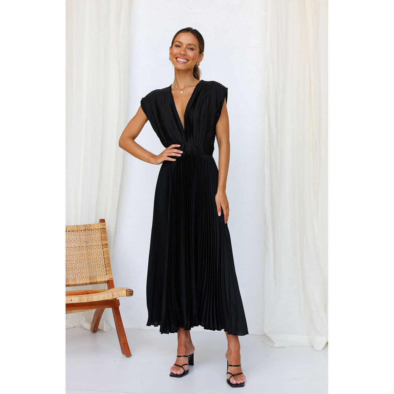 Summer V-neck Pleated Dress INS Fashion Casual Loose Zip Sleeveless Dresses For Women Clothing