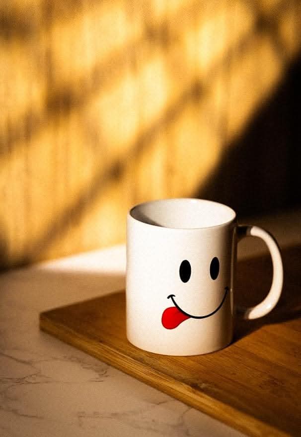 Set of 6 White Emoji Coffee Mugs – Dishwasher Safe Porcelain Tea & Hot Chocolate Cups