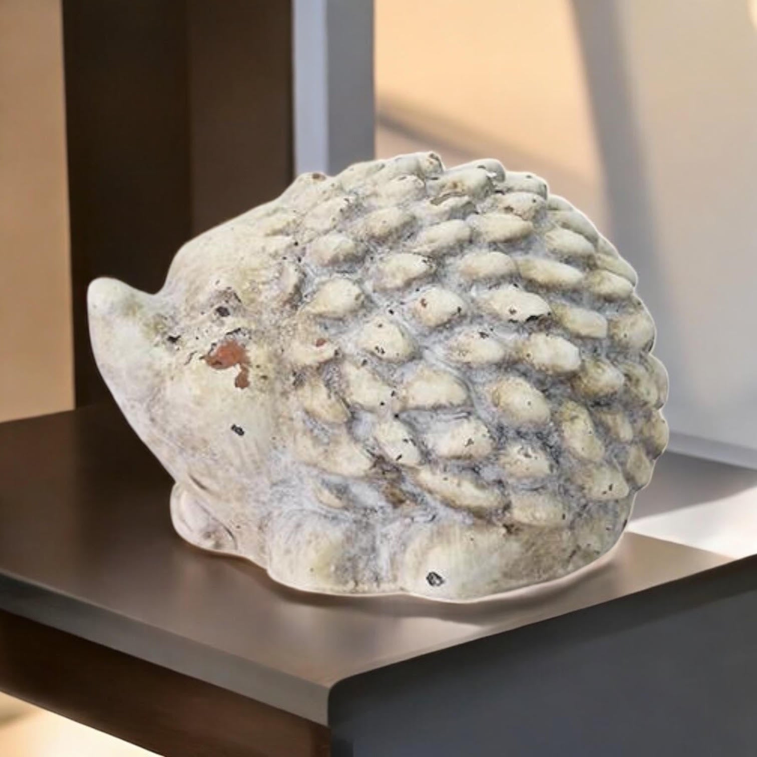 10CM CREAM CEMENT HEDGEHOG