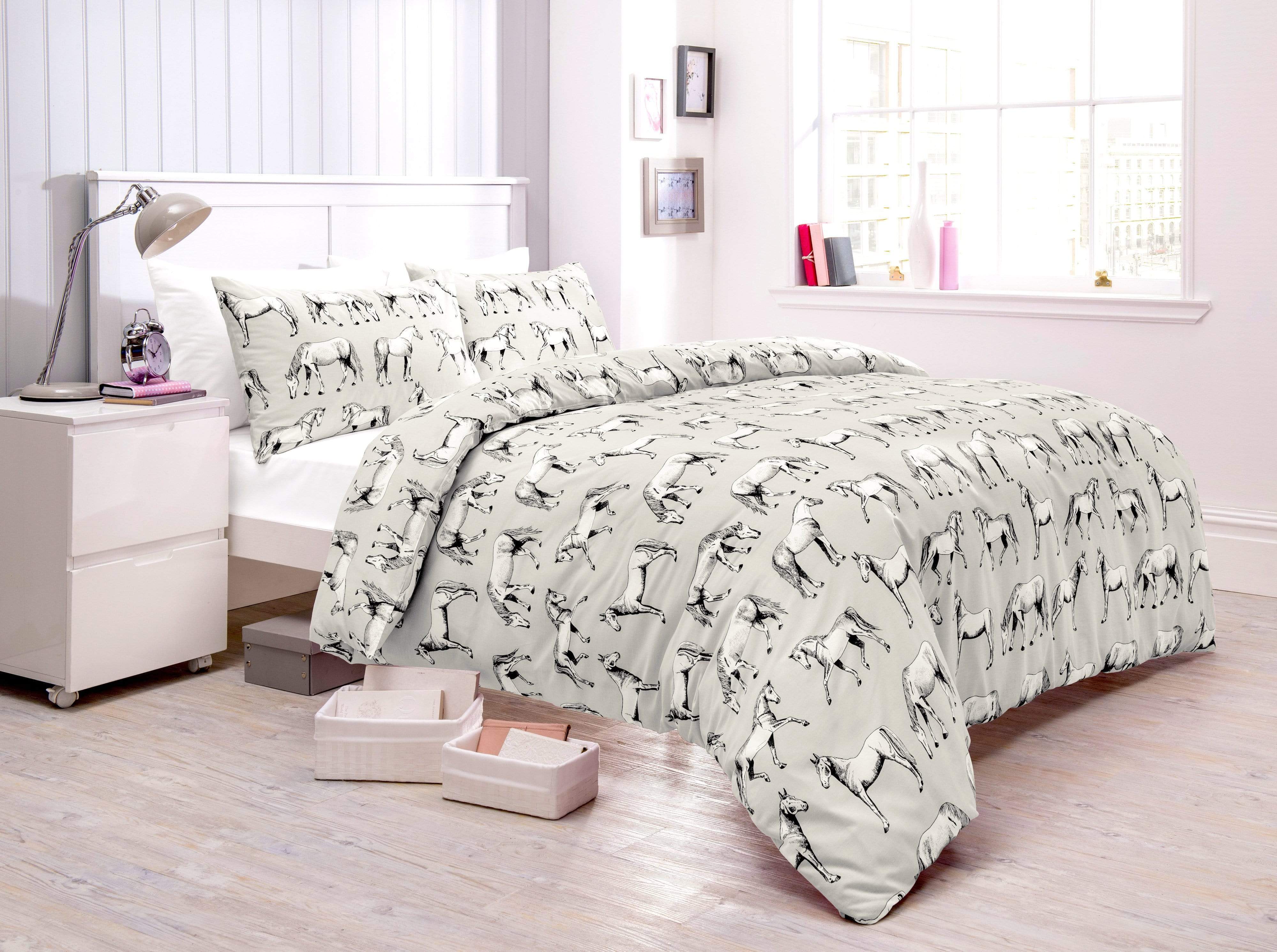 OLIVIA ROCCO Horses Design Cotton Rich Duvet Set Single and Double Sizes Bold Colours Breathable Bedding and Pillow Cases