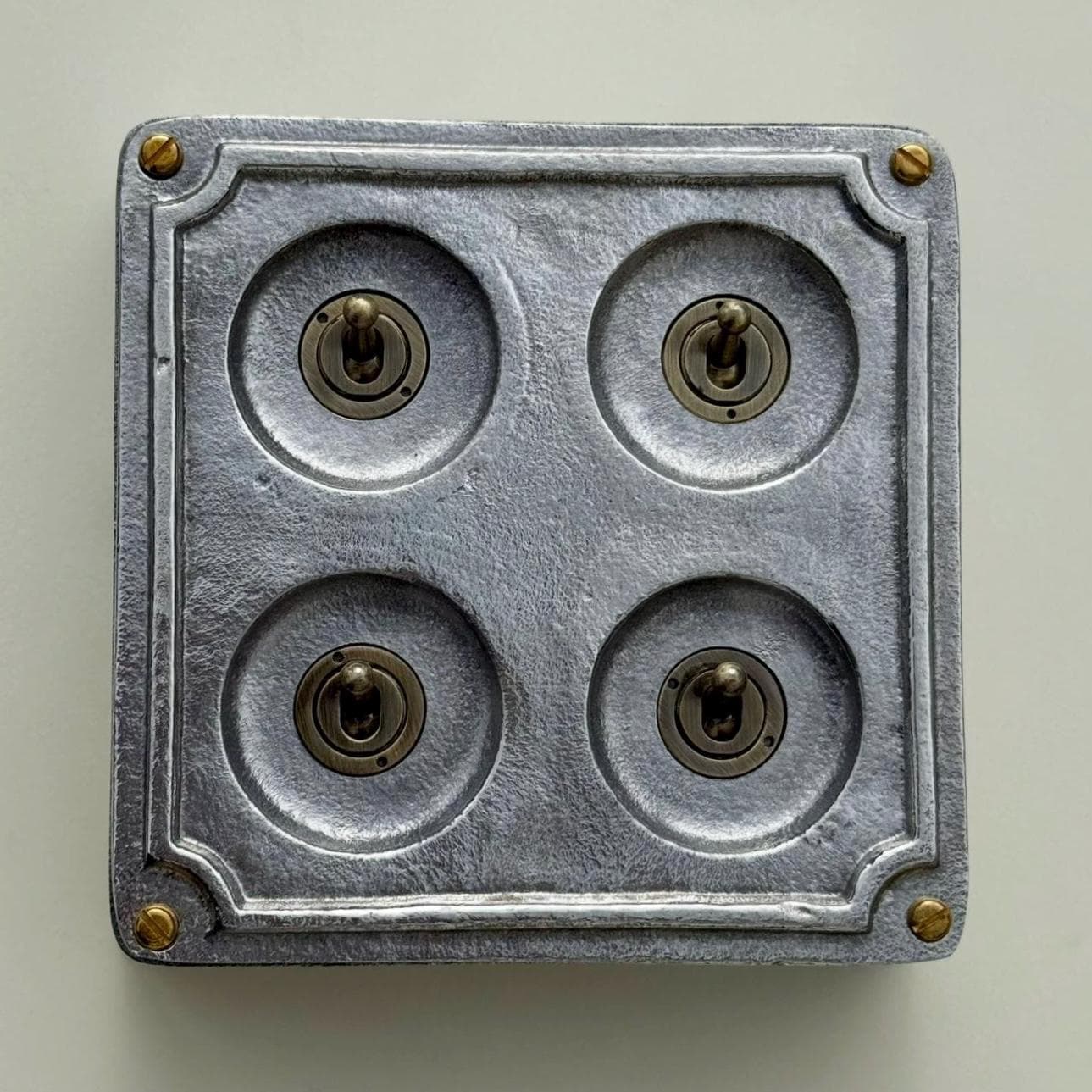 4 Gang 2 Way Solid Cast Metal Surface Mounting Conduit Light Switch Industrial