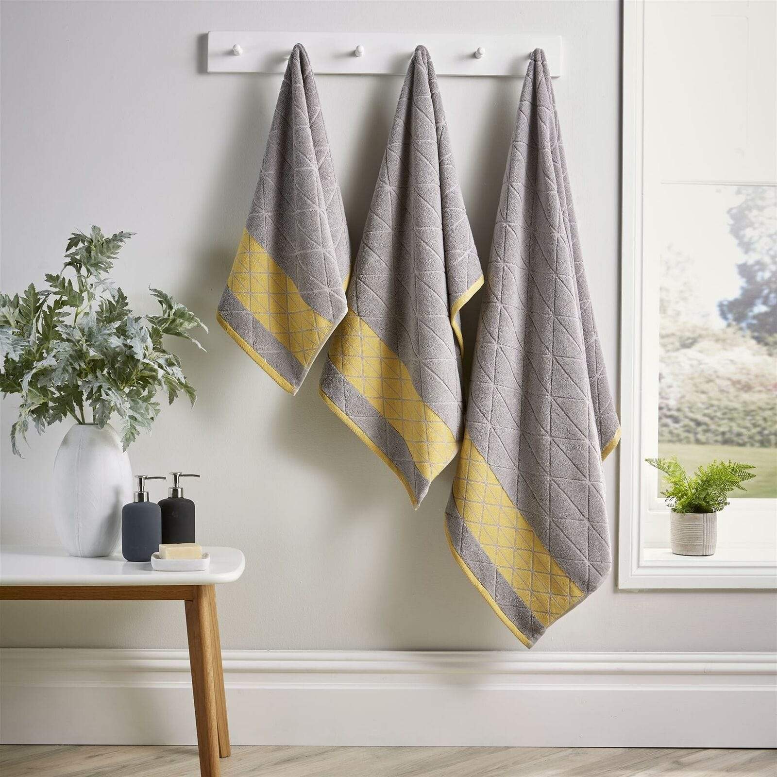 OLIVIA ROCCO Inca Diamond Jacquard 600GSM Cotton Towels Bath Sheets And Bath Towels Set Made In England OEKO TEX Certified Soft Absorbent