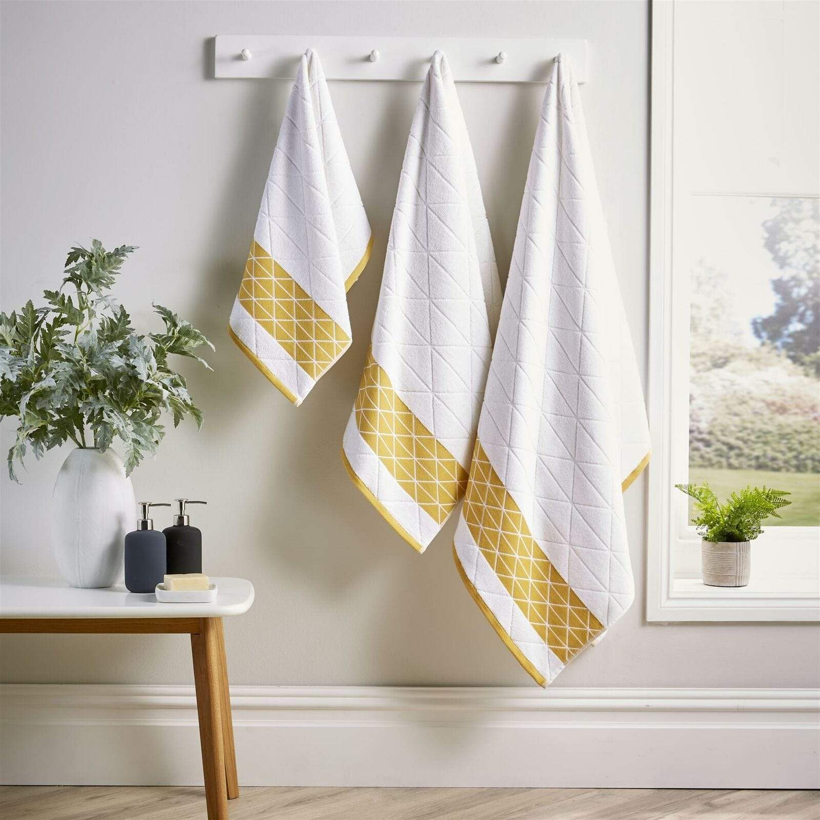 OLIVIA ROCCO Inca Diamond Jacquard 600GSM Cotton Towels Bath Sheets And Bath Towels Set Made In England OEKO TEX Certified Soft Absorbent