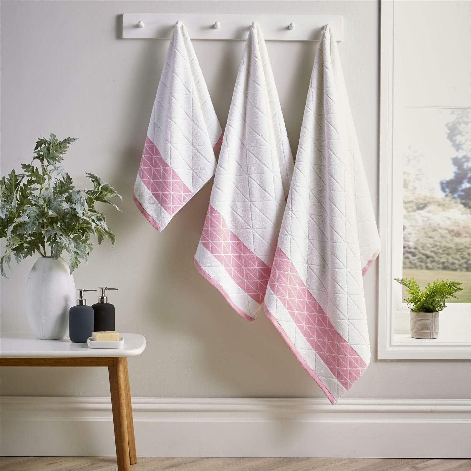 OLIVIA ROCCO Inca Diamond Jacquard 600GSM Cotton Towels Bath Sheets And Bath Towels Set Made In England OEKO TEX Certified Soft Absorbent