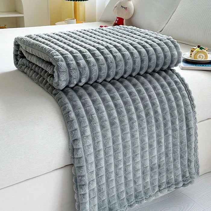 Luxury Imitation Fur Flannel Blanket – Ultra-Soft Winter Throw for Bed, Sofa, or Office Nap