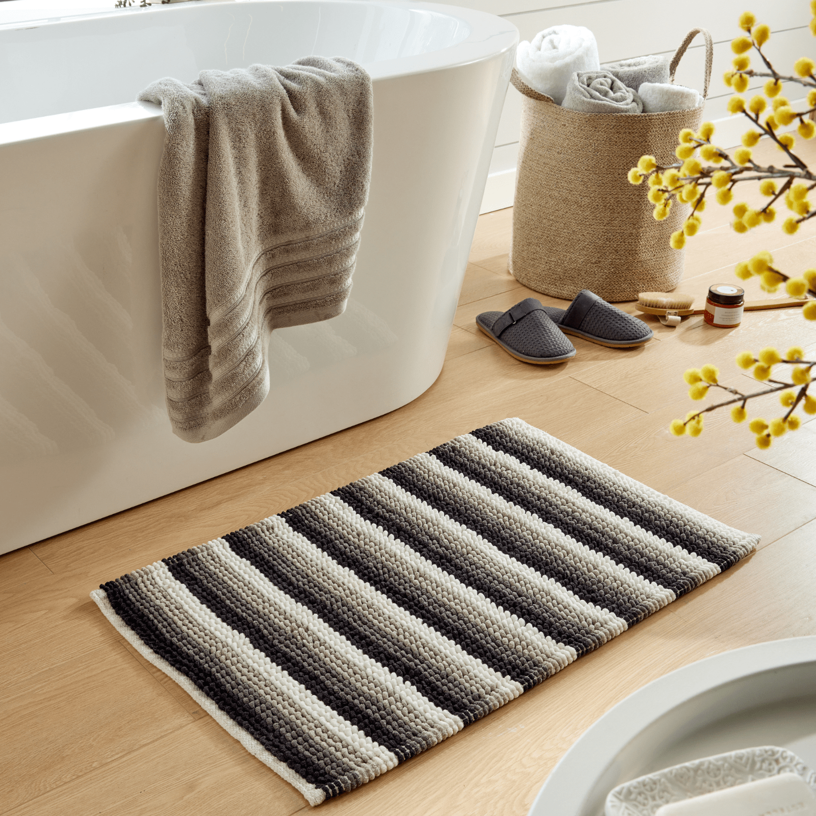 OLIVIA ROCCO Padstow Stripe Bathmat 50 x 80 cm Quick-Drying Anti-Slip Absorbent Durable Bathroom Accessory for Modern Bathrooms