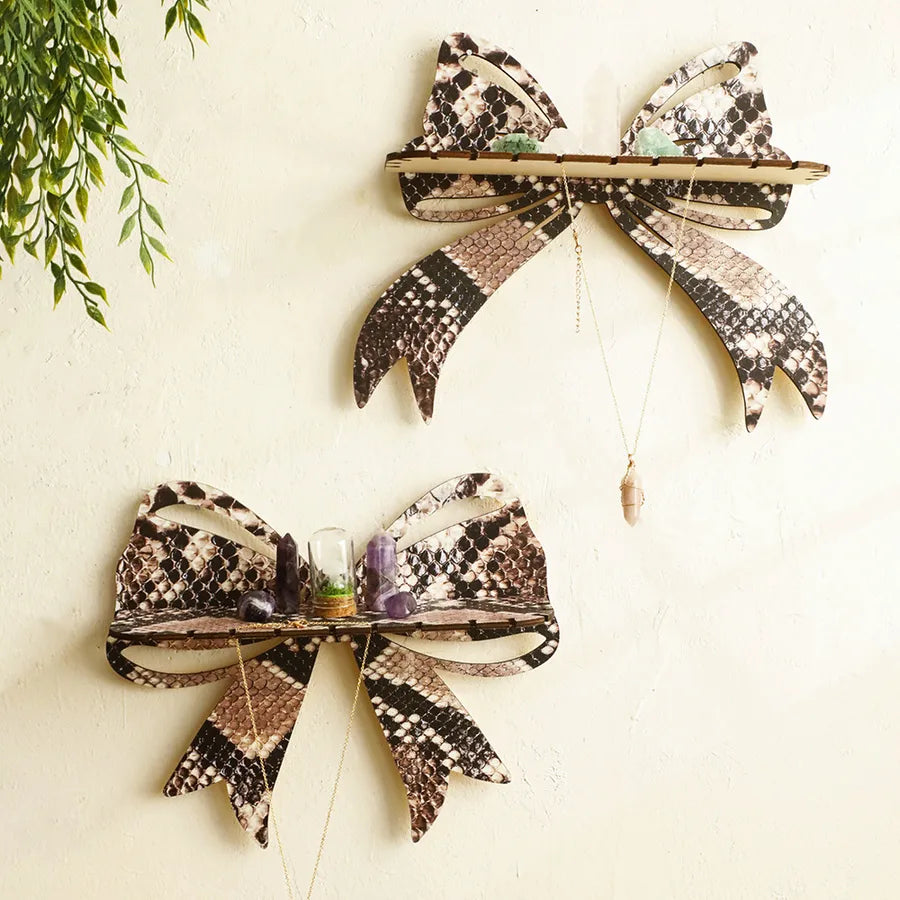 Simple Style Snakeskin Bow Knot Wood Storage Rack Wall Art