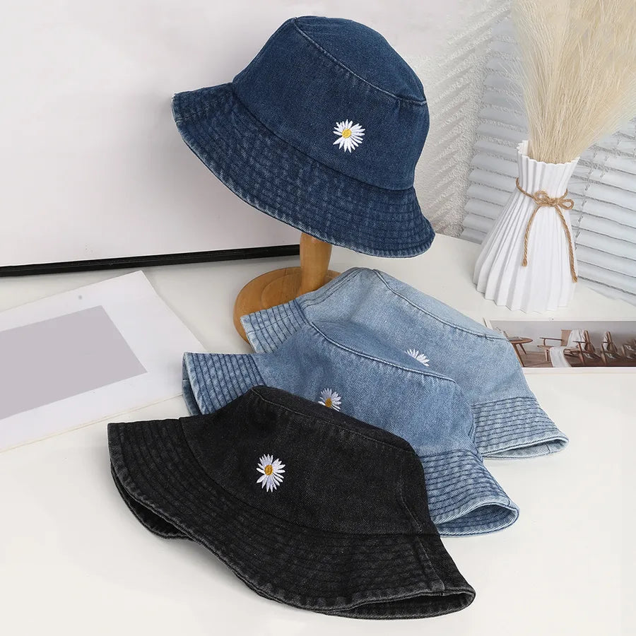 Women's Casual Retro Japanese Style Embroidery Daisy Embroidery Wide Eaves Bucket Hat