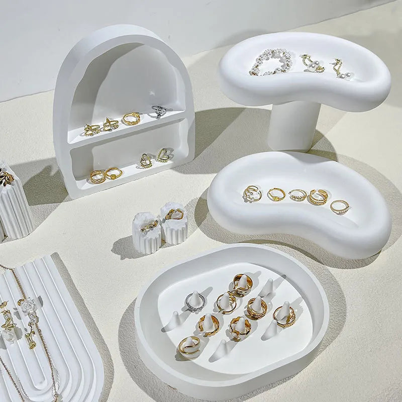 Creative Plaster Jewelry Display Stand Ring Holder Necklace Rack Shop Decoration Nordic Style Unique Design Jewelry Cabinet