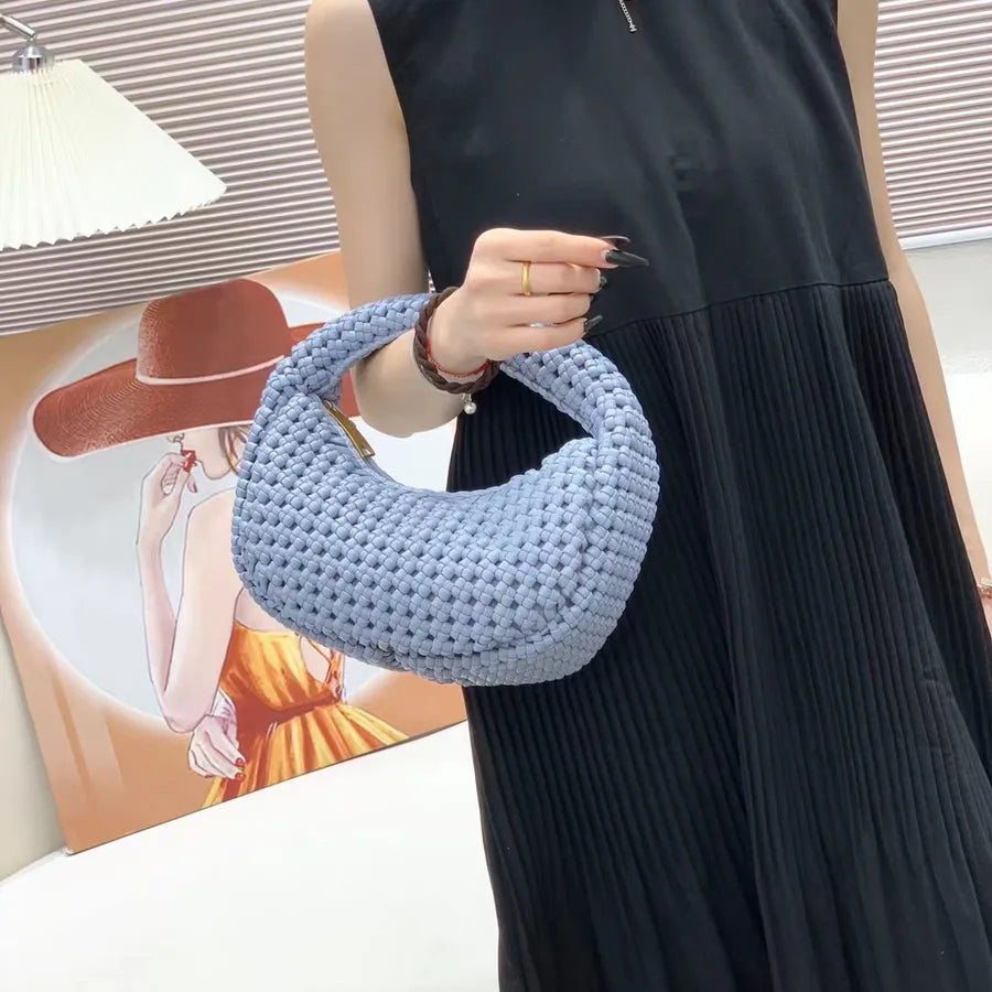 Women's Medium Pu Leather Solid Color Streetwear Weave Dumpling Shape Zipper Handbag