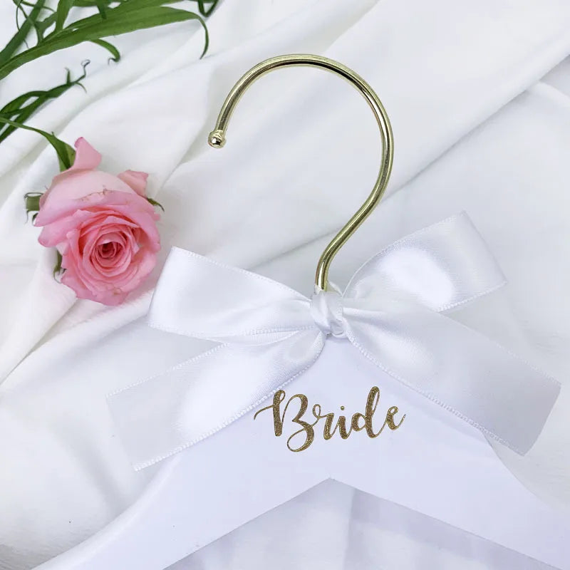 Wedding Dress Clothes Hanger Wooden Carved No Trace For Brides Grooms Modern Simple Style Butterfly Knot Logo Engraving