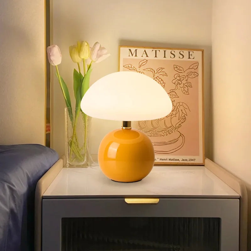 Cream Mushroom Small Table Lamp Children's Eye Nightlight Bedroom Bedside Ceramic Decorative Table Lamp Room Atmosphere Lamp