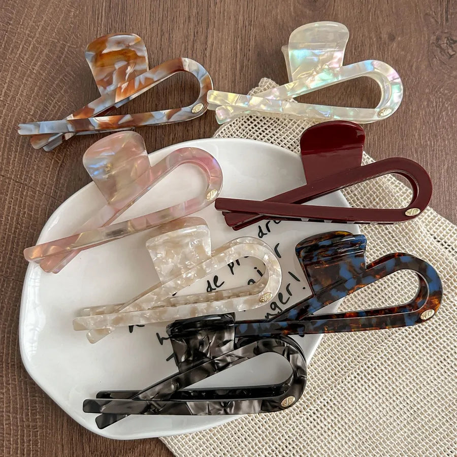 High-End Fish Tail Retro Claw Clip for Women  New Style High-End Shark Clip Large Hair Clip for Back of Head Simple Versatile