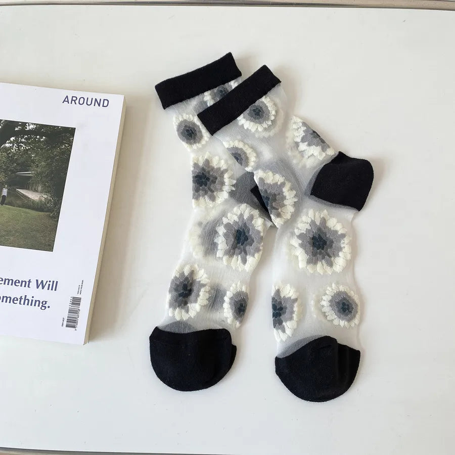 A Pair Cute Women's Flower Cotton Crew Socks