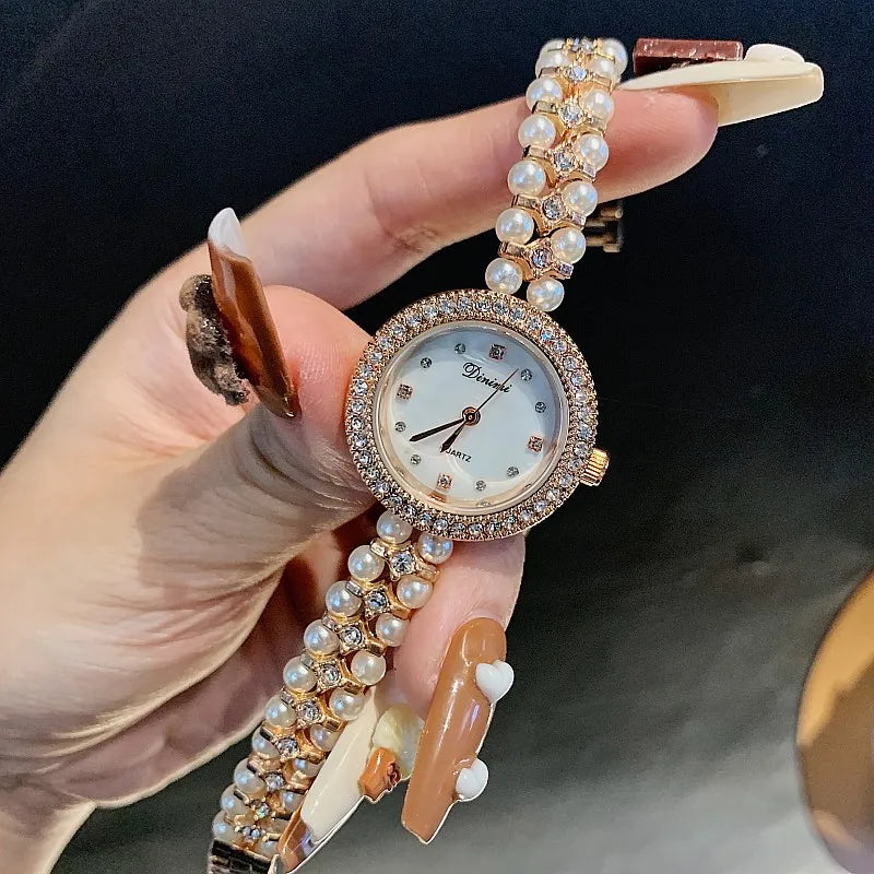 Elegant Streetwear Round Jewelry Buckle Quartz Watch Women's Watches