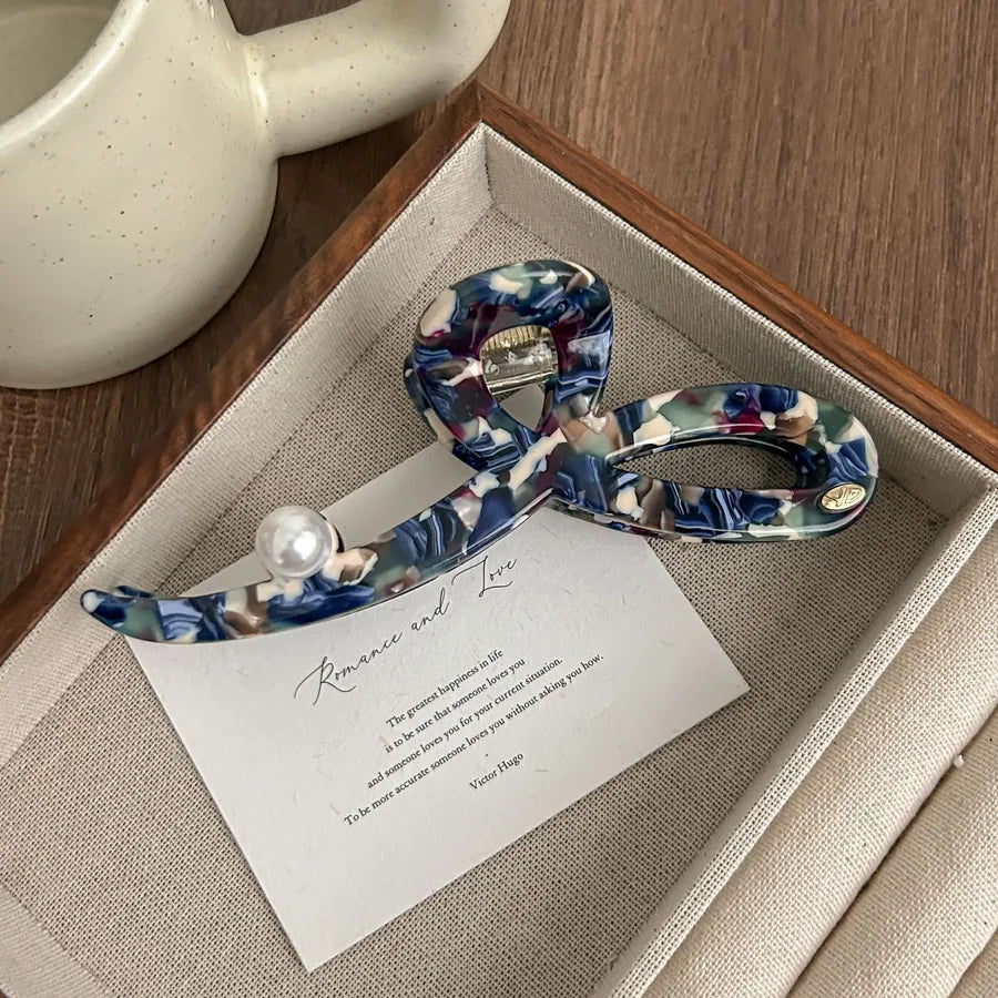 Elegant Shark Hair Clip Stylish Hair Accessories For Women Cross Gender Hair Decorations Suitable For Spring Summer