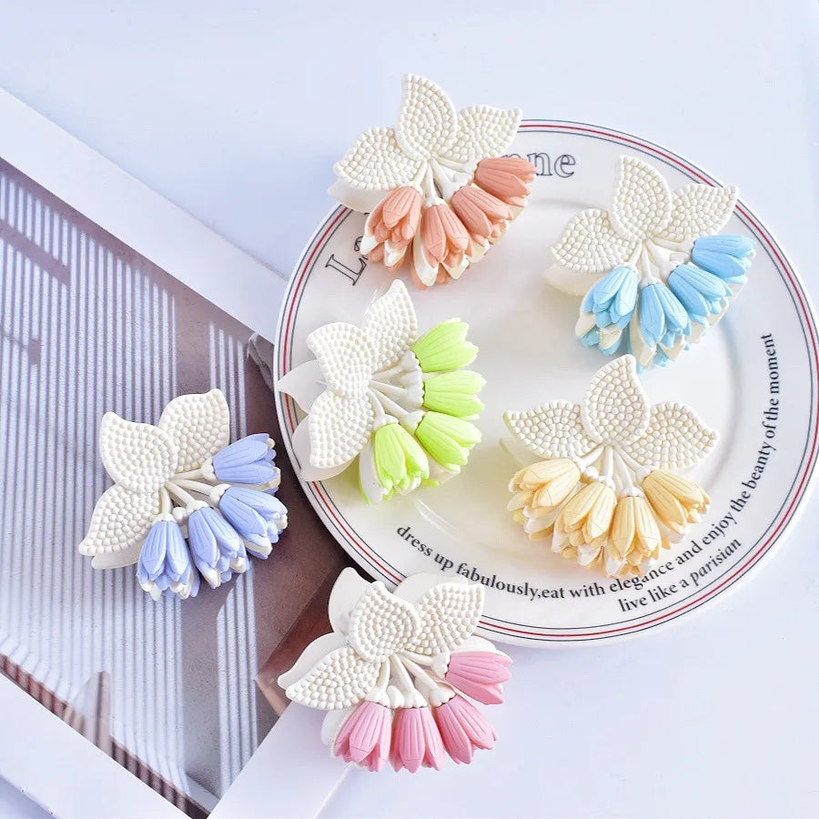 Cute Women's tulips Plastic Hair Claws