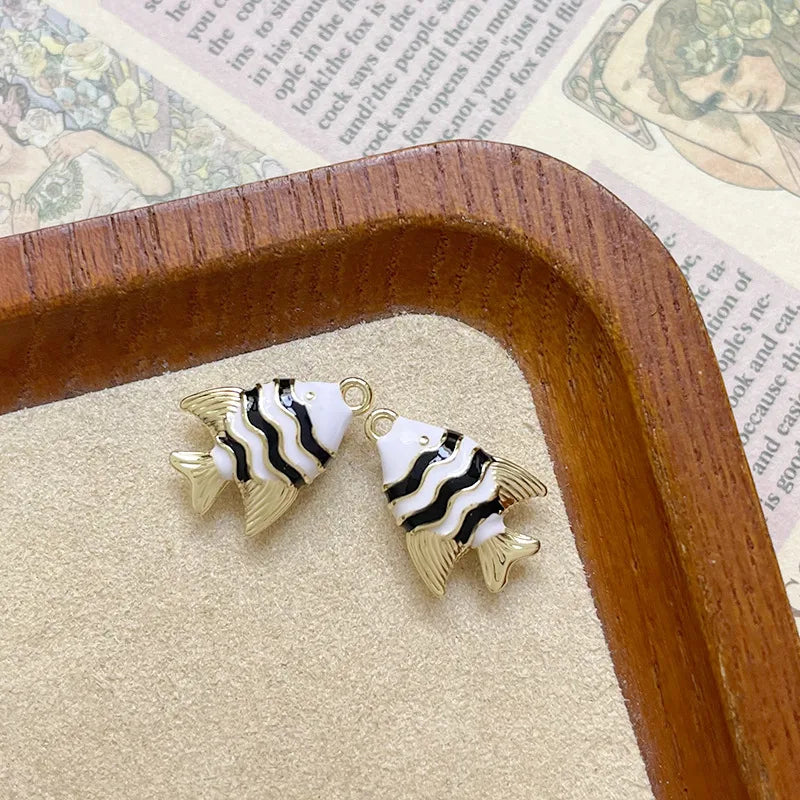 Ocean Tropical Striped Color Block Small Fish Pendant Alloy Enamel DIY Handmade Small Charms Beaded Jewelry