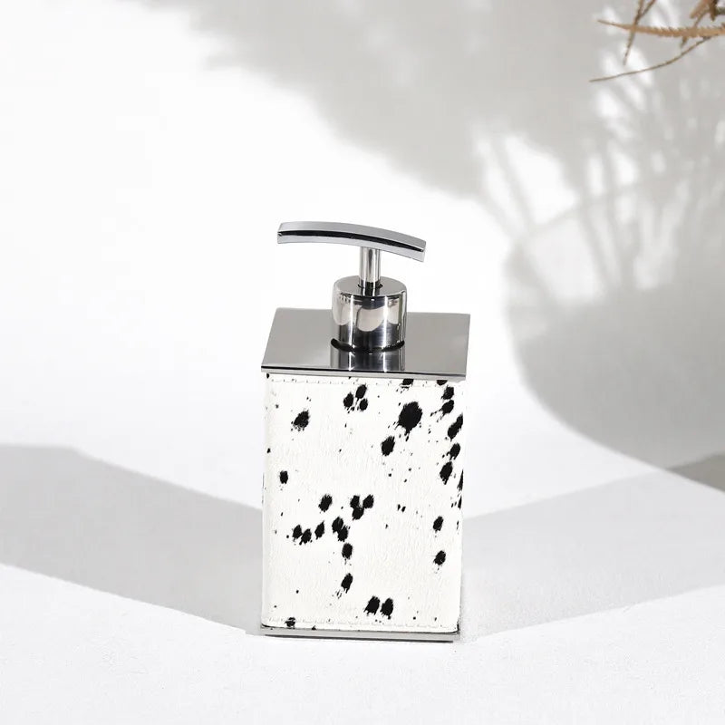 Light luxury horse hair stainless steel bathroom kit model room hotel home bathroom decoration decoration press toothbrush box