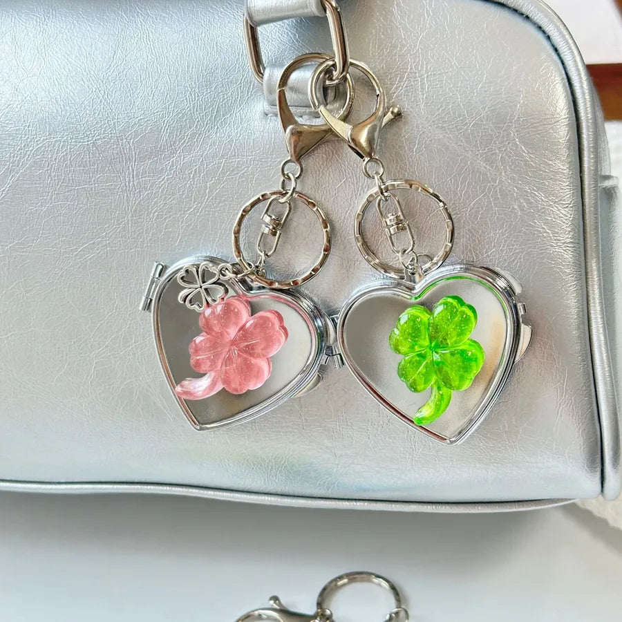 New Ins Lucky Four Leaf Clover Heart Shaped Mirror Keychain Y2K Niche Bag Charm High End Accessory Makeup Metal Pendant