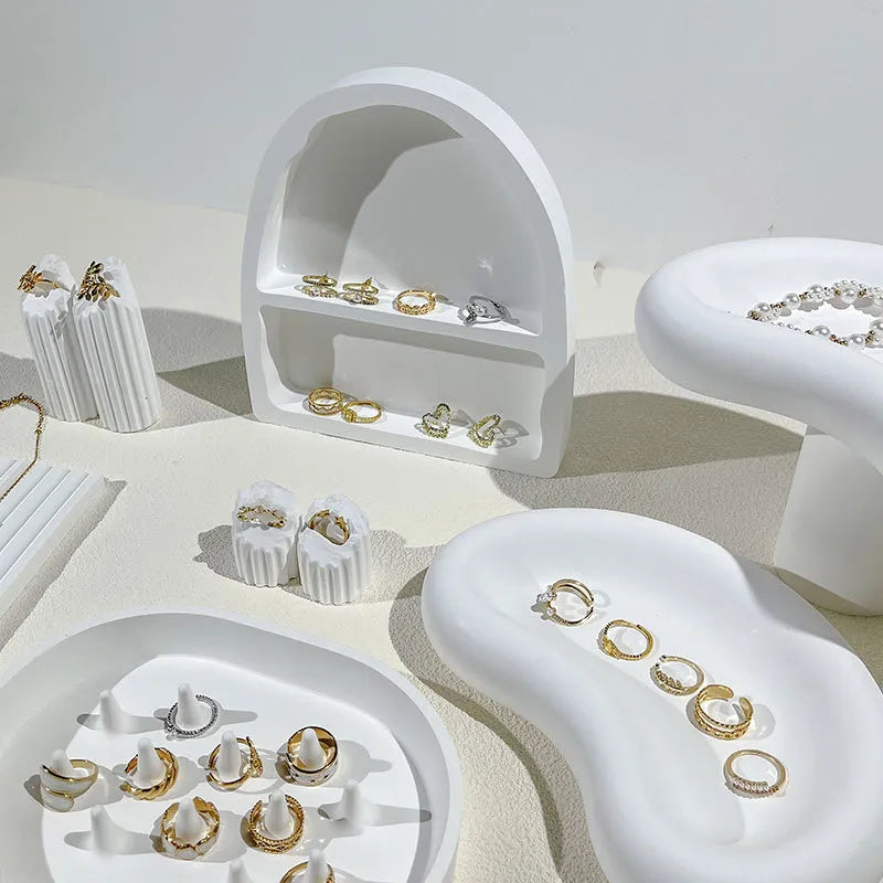Creative Plaster Jewelry Display Stand Ring Holder Necklace Rack Shop Decoration Nordic Style Unique Design Jewelry Cabinet