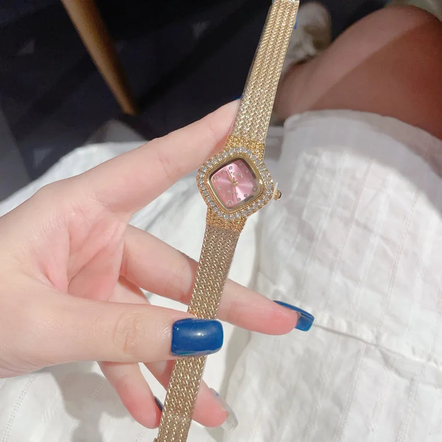 Simple Style Classic Style Solid Color Horseshoe Buckle Quartz Watch