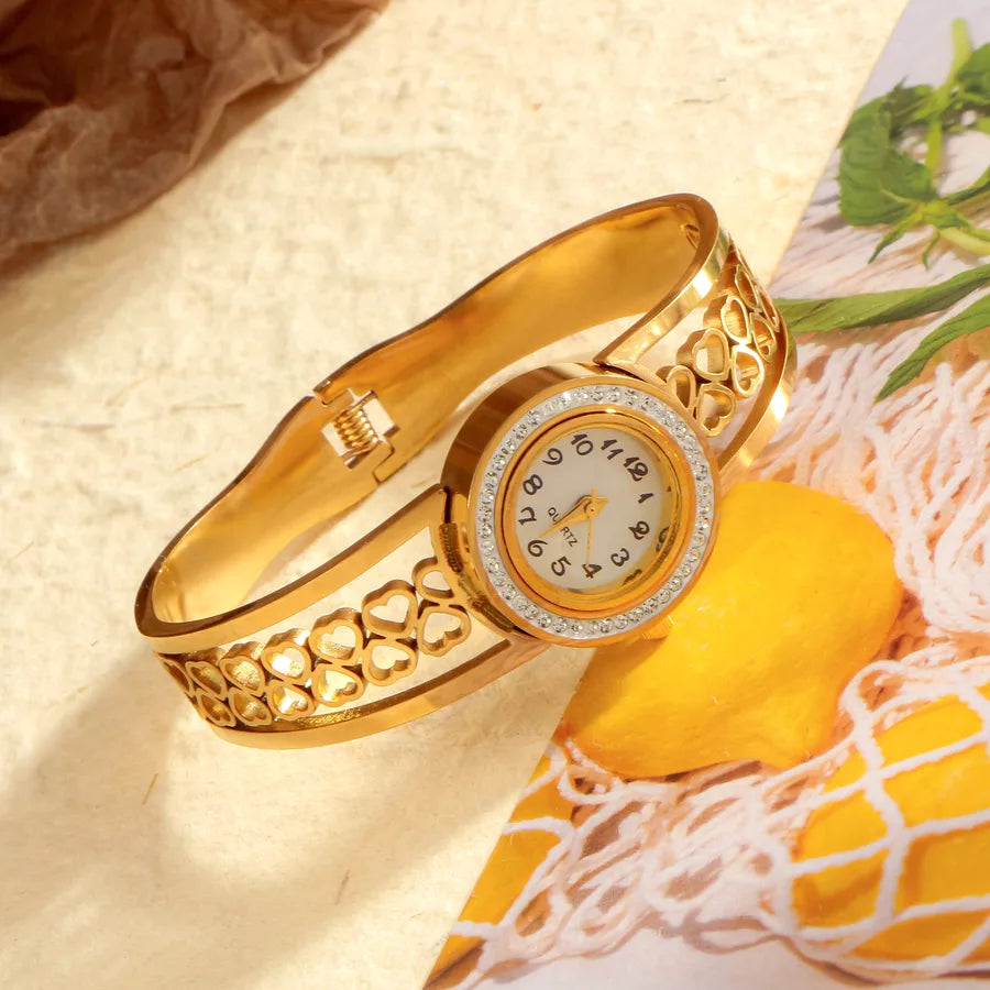 Glam Luxurious Geometric Round Quartz Women's Watches