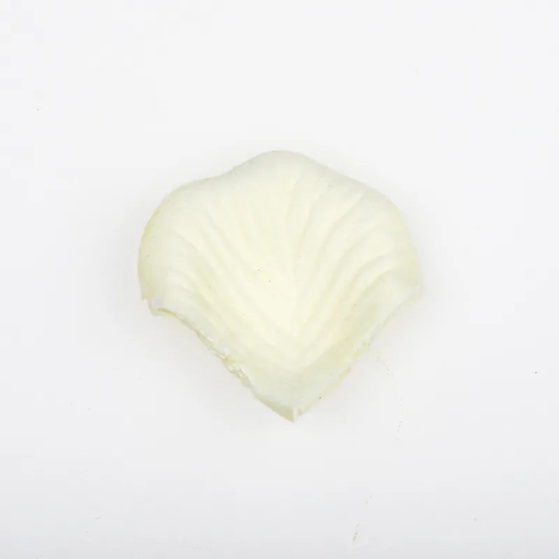 Non-woven 100 pieces of simulated petals rose petals wedding wedding room layout wedding supplies factory direct sales