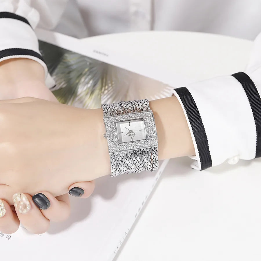 Luxurious Shiny Solid Color Jewelry Buckle Quartz Watch