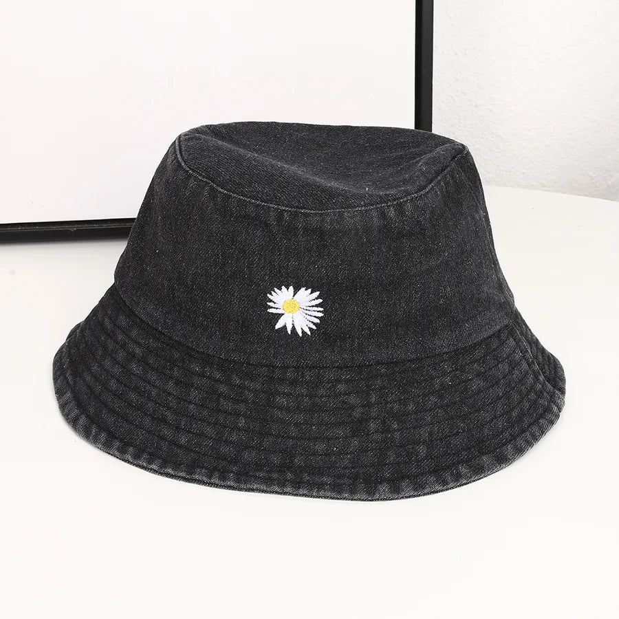 Women's Casual Retro Japanese Style Embroidery Daisy Embroidery Wide Eaves Bucket Hat
