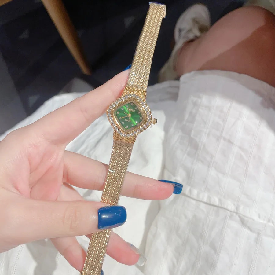 Simple Style Classic Style Solid Color Horseshoe Buckle Quartz Watch