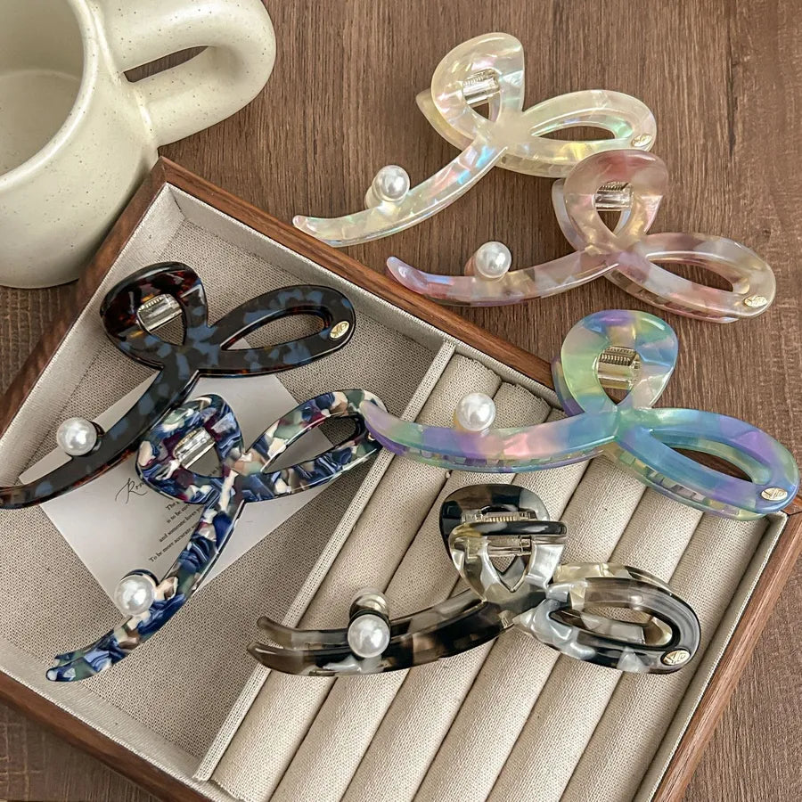 Elegant Shark Hair Clip Stylish Hair Accessories For Women Cross Gender Hair Decorations Suitable For Spring Summer