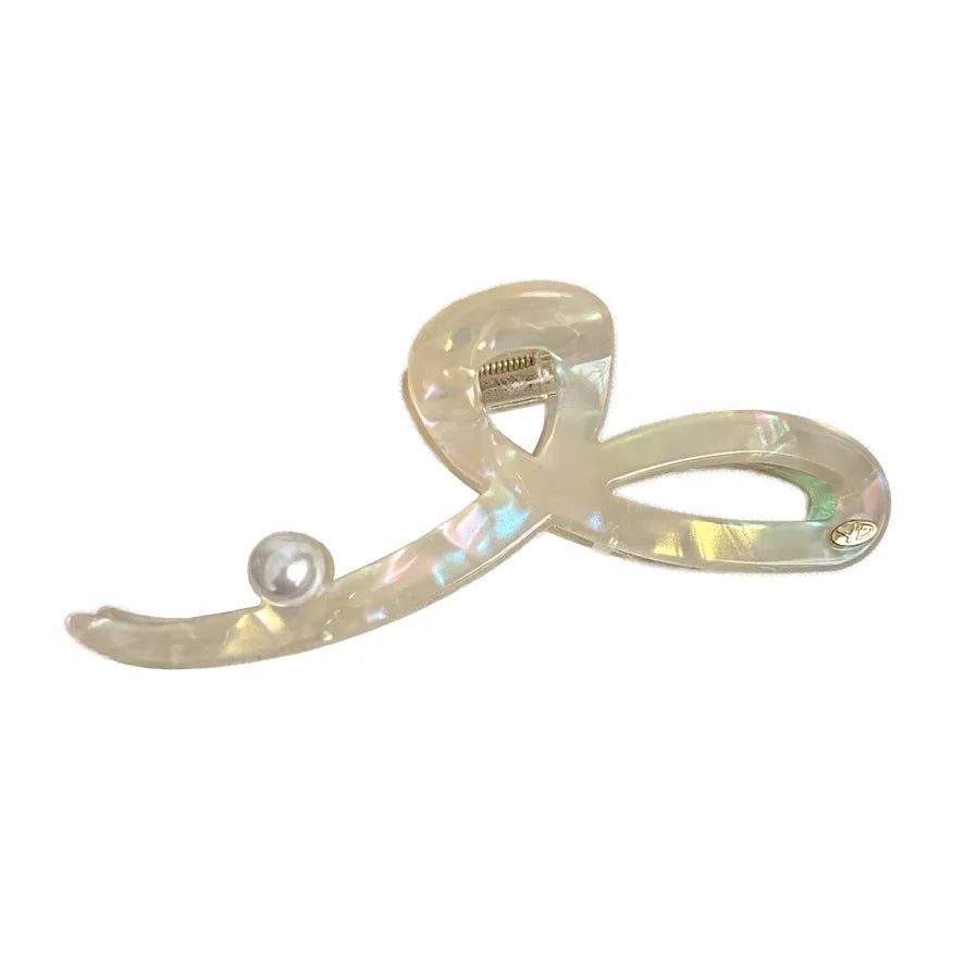 Elegant Shark Hair Clip Stylish Hair Accessories For Women Cross Gender Hair Decorations Suitable For Spring Summer