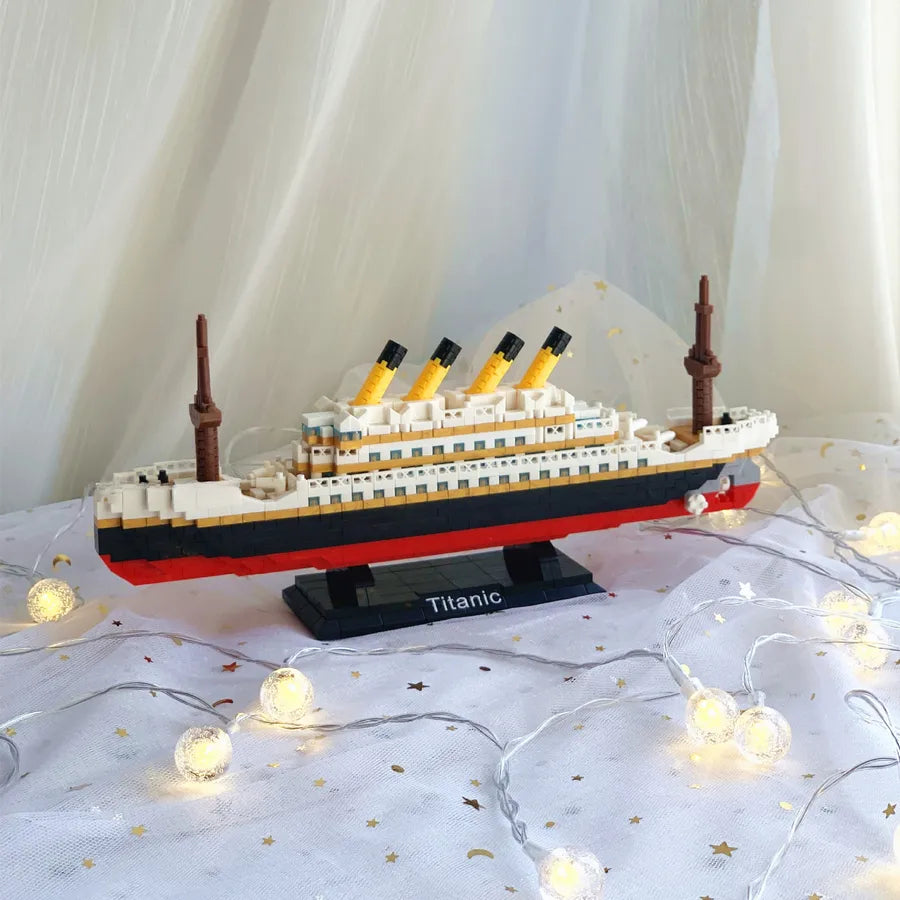 Titanic Cruise Tiny Particles Assembled Building Blocks Boys and Girls Couple Boys and Girls Gift Boutique Ornaments