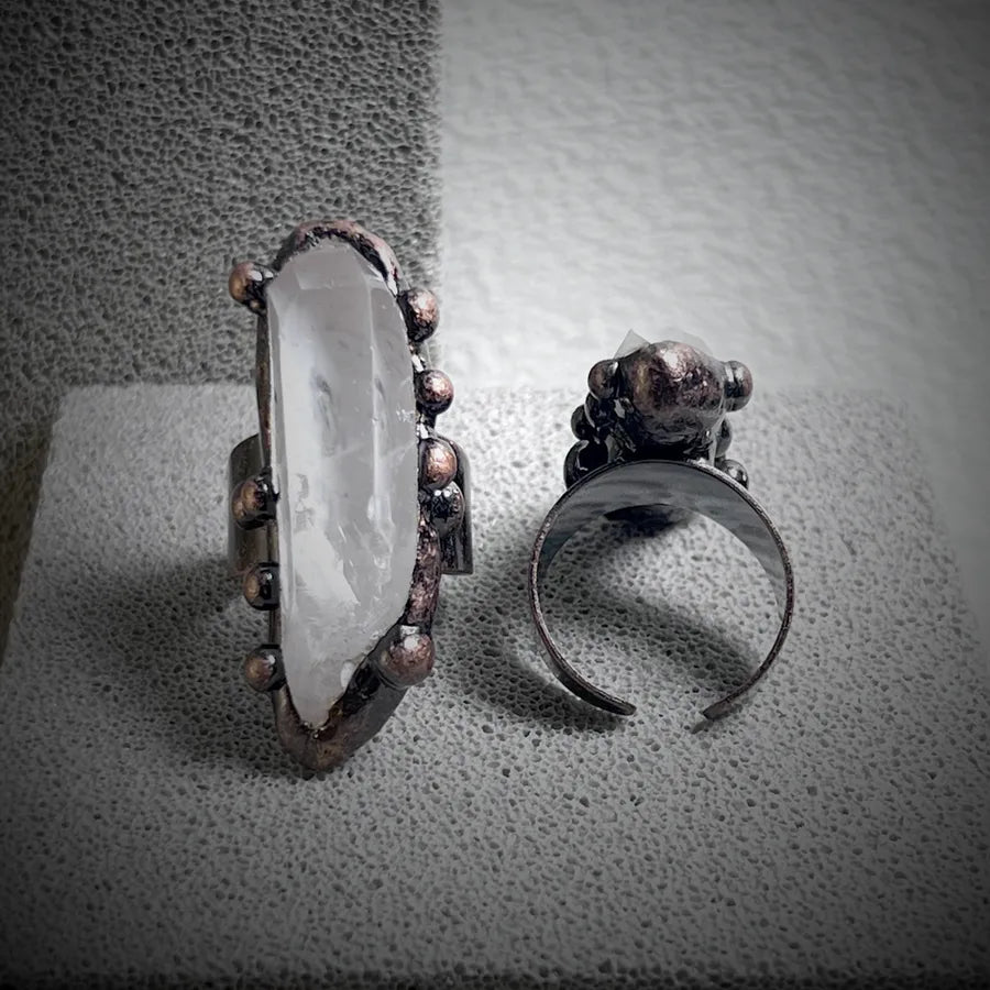 Vintage Style Baroque Style Irregular Natural White Crystal Asymmetrical Irregular Handmade Crystal Women's Adjustable Ring