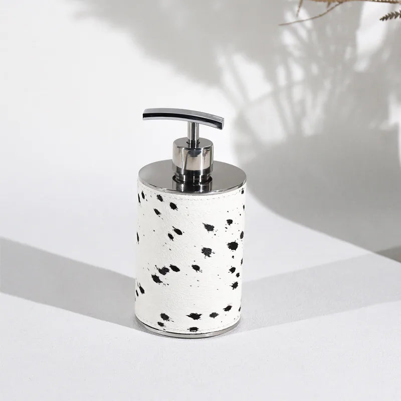 Light luxury horse hair stainless steel bathroom kit model room hotel home bathroom decoration decoration press toothbrush box