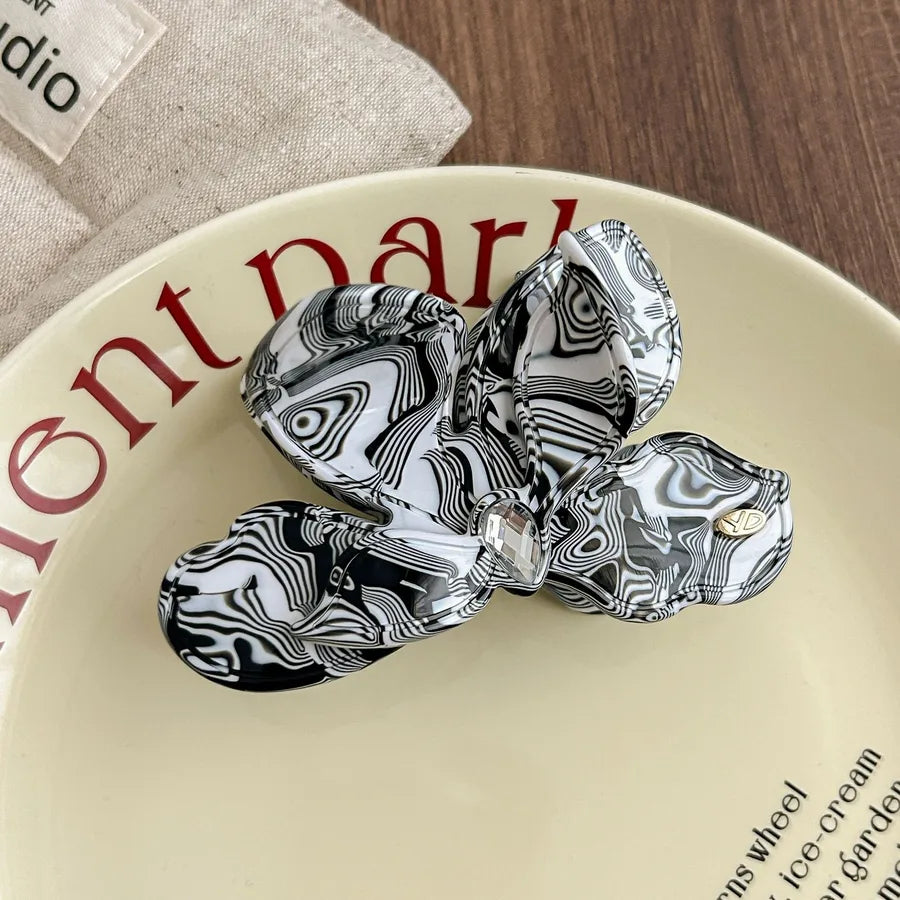 Large Size 3D Triangle Magnolia Hair Clip Stylish French Luxurious Updo Shark Clamp Women's Hair Accessories Acetate Material