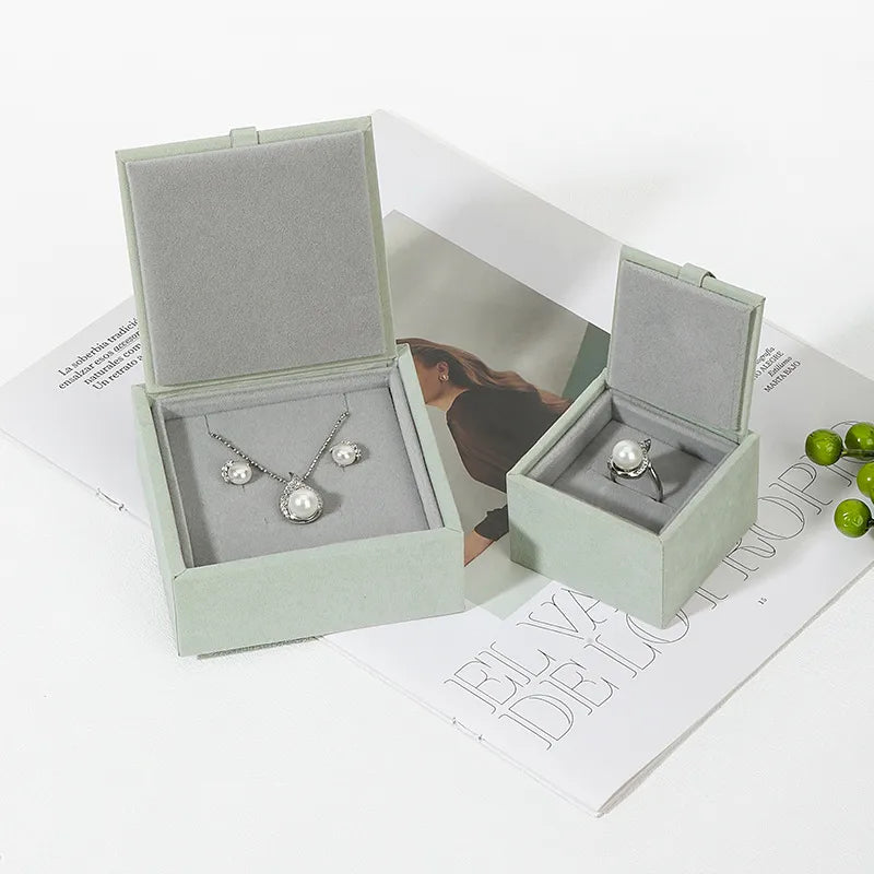 1 Piece Flannel Elegant Lady Holiday Banquet Daily Solid Color Jewelry Boxes