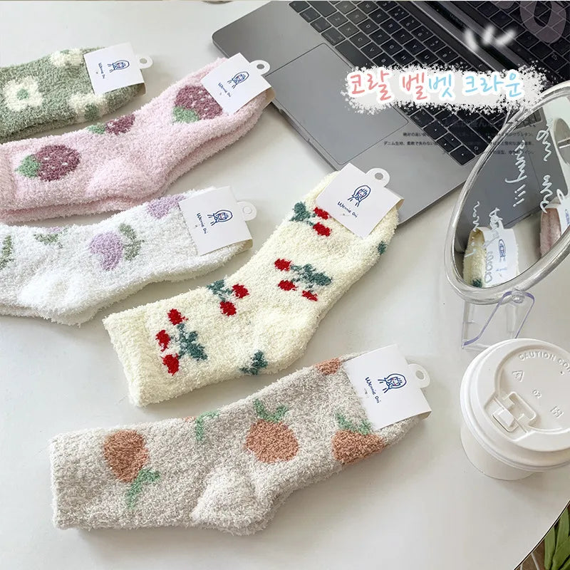 Coral Velvet Socks Women's  Cream Fashion Mid-tube Women's Socks Winter Thickened Lined Velvet Home Moon Sleep Socks