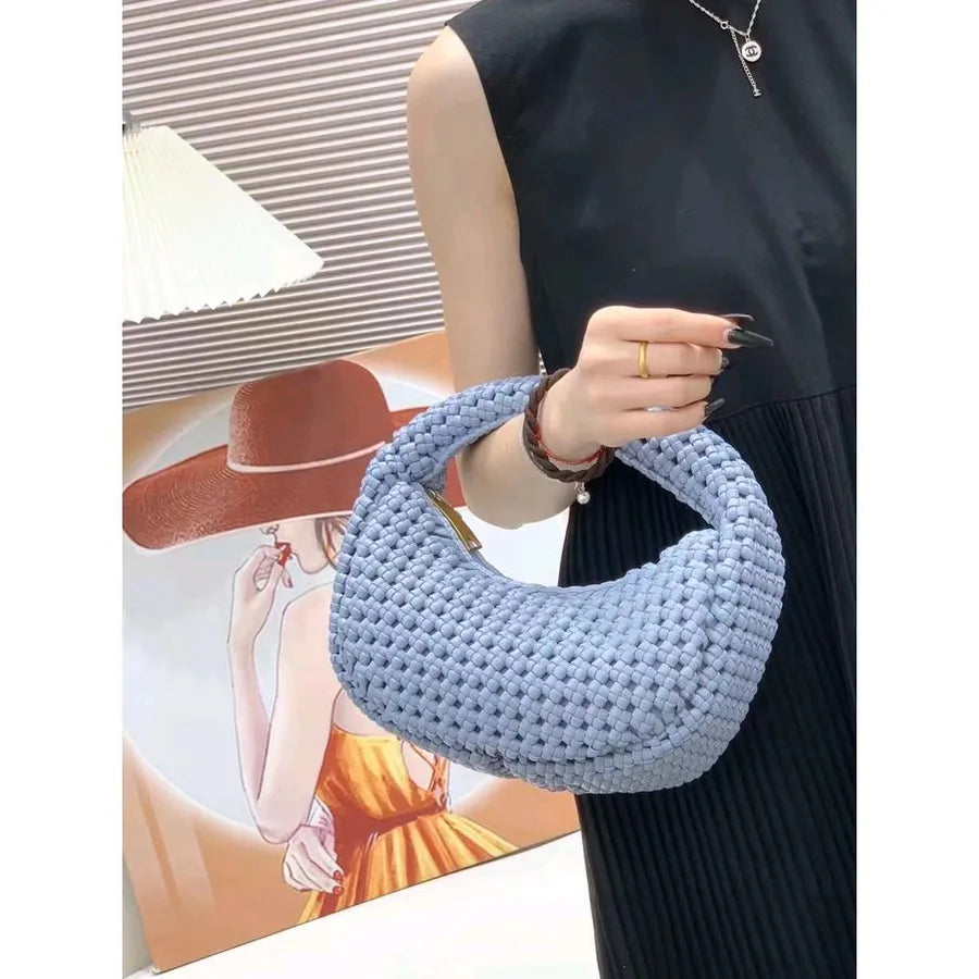 Women's Medium Pu Leather Solid Color Streetwear Weave Dumpling Shape Zipper Handbag