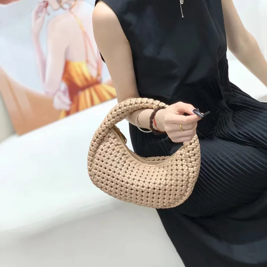 Women's Medium Pu Leather Solid Color Streetwear Weave Dumpling Shape Zipper Handbag