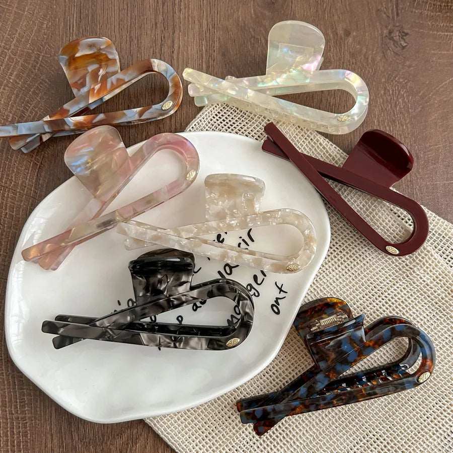 High-End Fish Tail Retro Claw Clip for Women  New Style High-End Shark Clip Large Hair Clip for Back of Head Simple Versatile