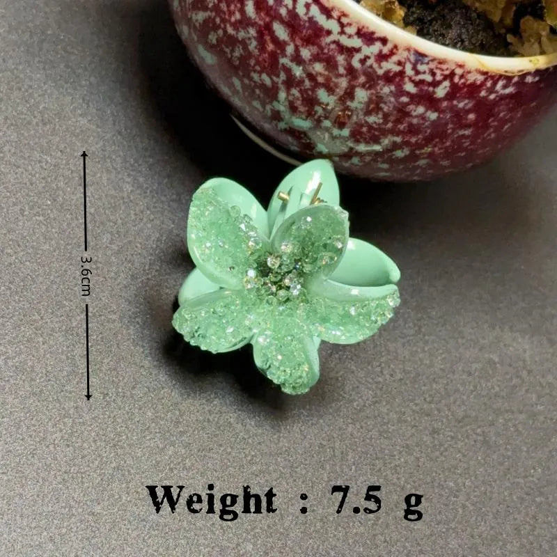 Elegant Classic Style Women's Flower Resin Hair Claws